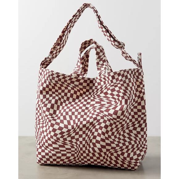 BAGGU Handbags - BAGGU Horizontal Duck Bag Trippy Checker Maroon Ivory Print Wearable Art Modern